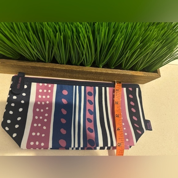 Estee Lauder Purple/Blue Print Cosmetic Bag - Picture 8 of 8